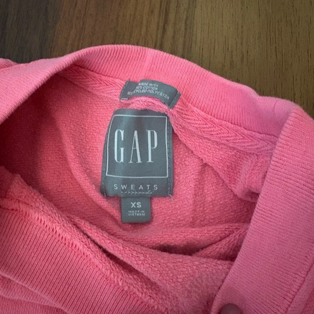 GAP Pink Long Sleeve Tee Relaxed Fit - Picture 2 of 4